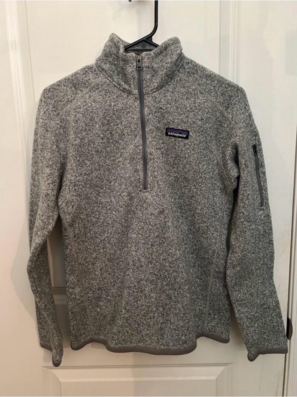 Patagonia Women's Gray Heather Pullover Fleece Quarter-Zip- Small
